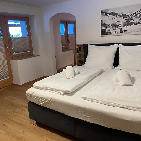 Apartament Haus Willibald Saalbach-Hinterglemm Zewnętrze zdjęcie